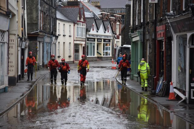 Achubwyr yn Llanrwst